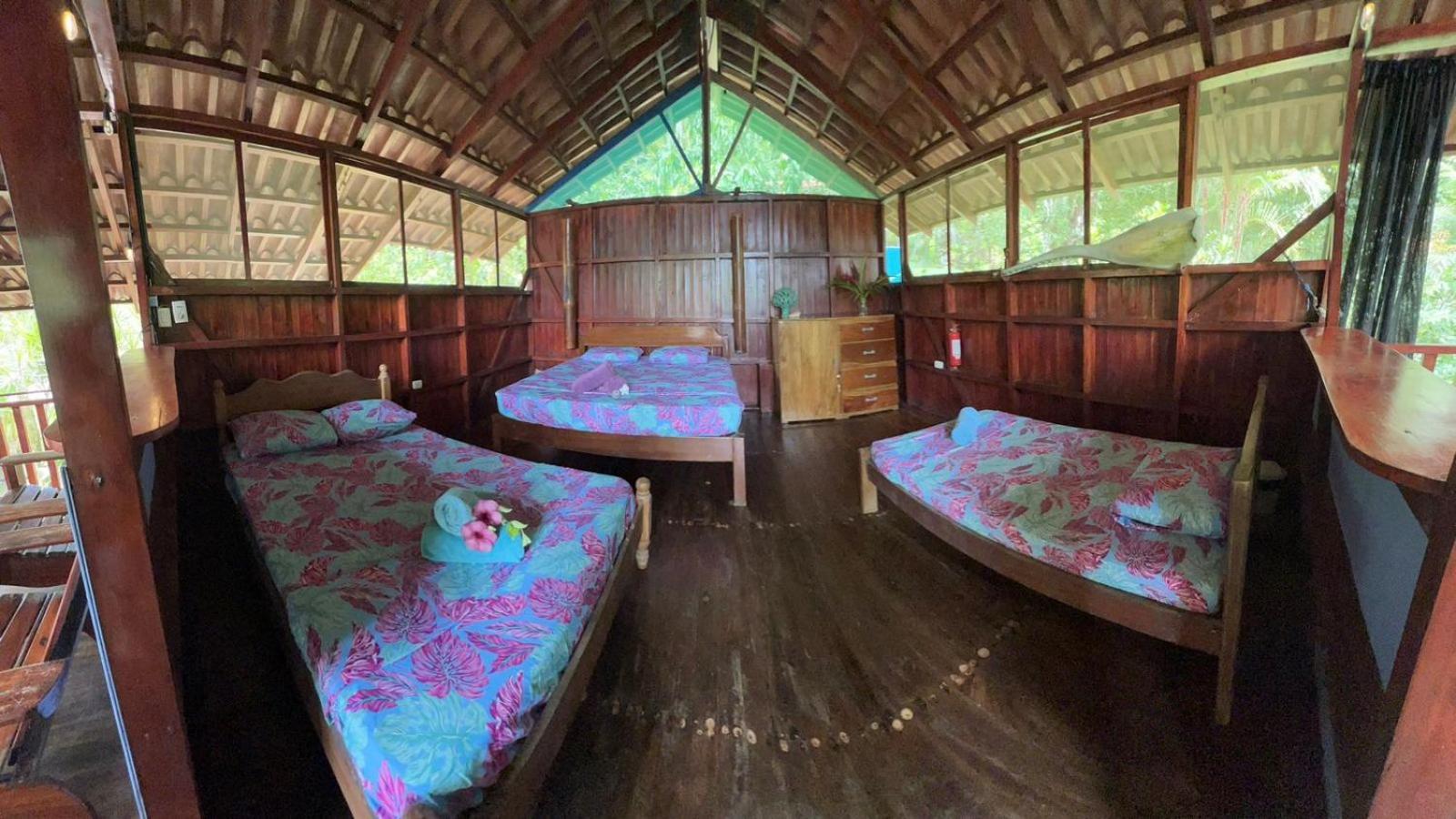 ホテル Rancho Burica パボネス エクステリア 写真
