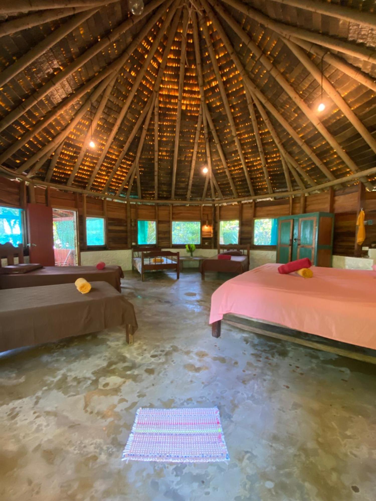 ホテル Rancho Burica パボネス エクステリア 写真